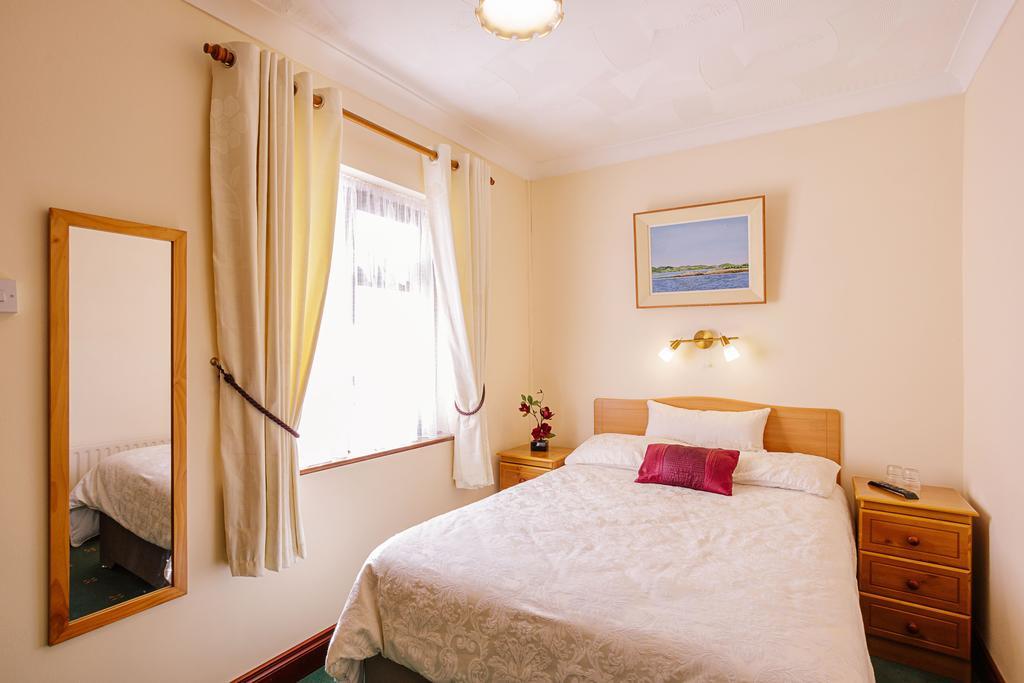 The Harp Bed & Breakfast Киларни Екстериор снимка